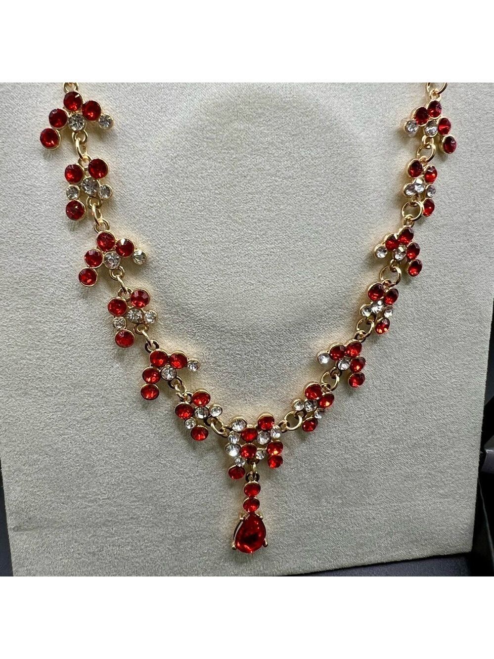 🎉HP🎉New Vintage Inspired Gold Tone Crystal & Zircon Necklace and Earring Set - Picture 7 of 14
